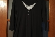 Bluzka czarna w serek 44