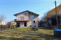 Dom jednorodzinny 140m wraz z garazami