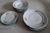 Sprzedam zestaw talerzy PRL 3x6