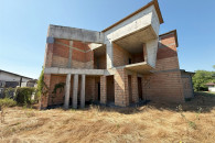 budynek handlowo - usługowy przy drodze DK 83