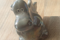 Figurka ceramiczna smoka.