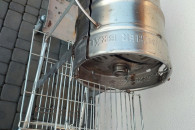 Grill węglowy ze stali kwasoodpornej .