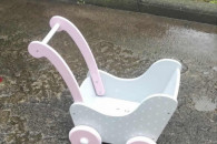 DREWNIANY WOZEK DLA LALEK