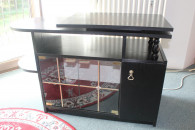 Czarny stolik, obrotowa płyta