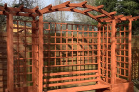 Pergola ogrodowa z łukiem