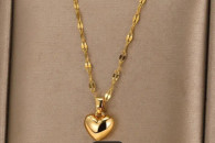 Łancuszek z zawieszką w kształcie cerca