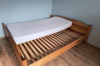 Łóżko drewniane