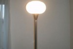 Lampa podłogowa stojąca (srebrna).