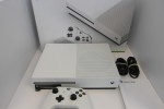 KONSOLA XBOX ONE +PAD+OKABLOWANIE